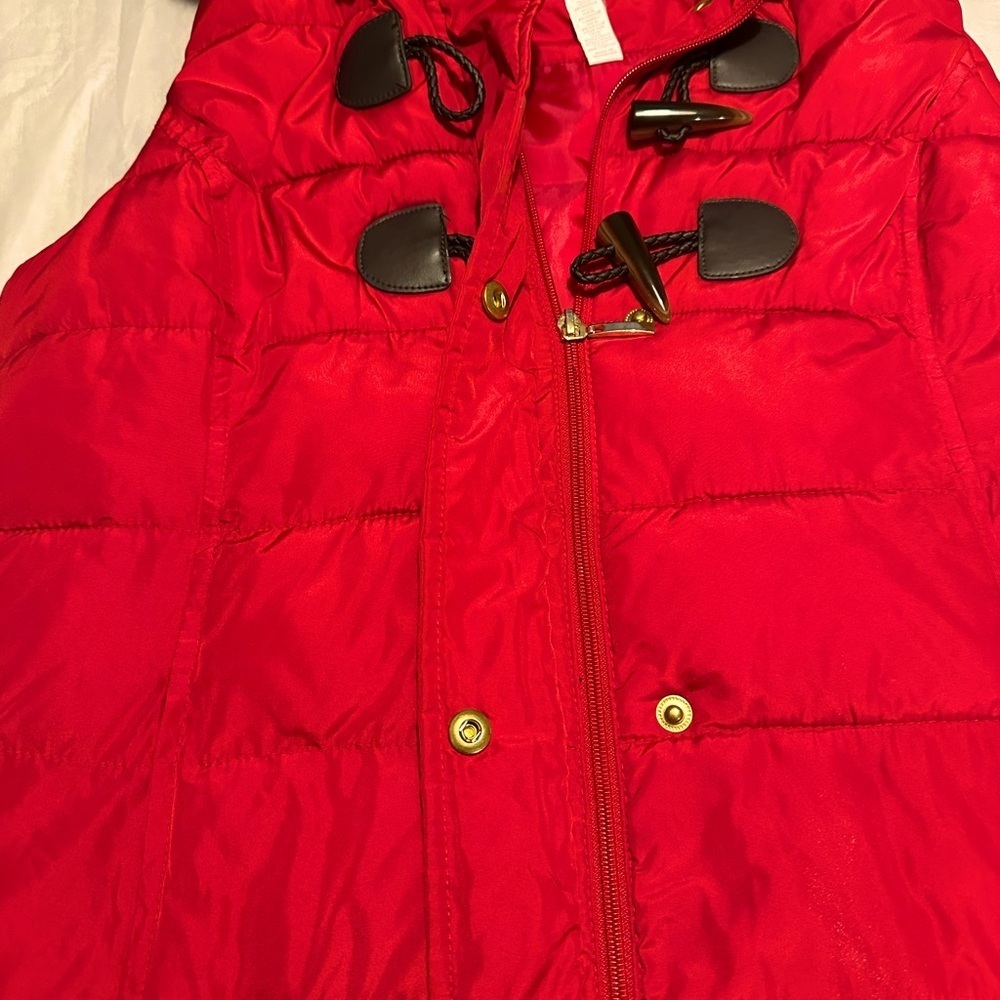 Vest Women’s Red Charter Club vest Faux Fur size small Great condition! Warm! - Picture 4 of 9